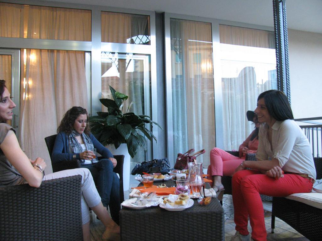 Hotel Grazia אבולי מראה חיצוני תמונה